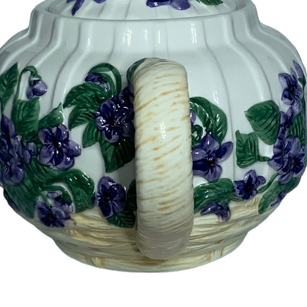 Vintage Teapot Raised Purple Violets in Basket Floral Hand Painted Large 1980’s - Picture 13 of 16